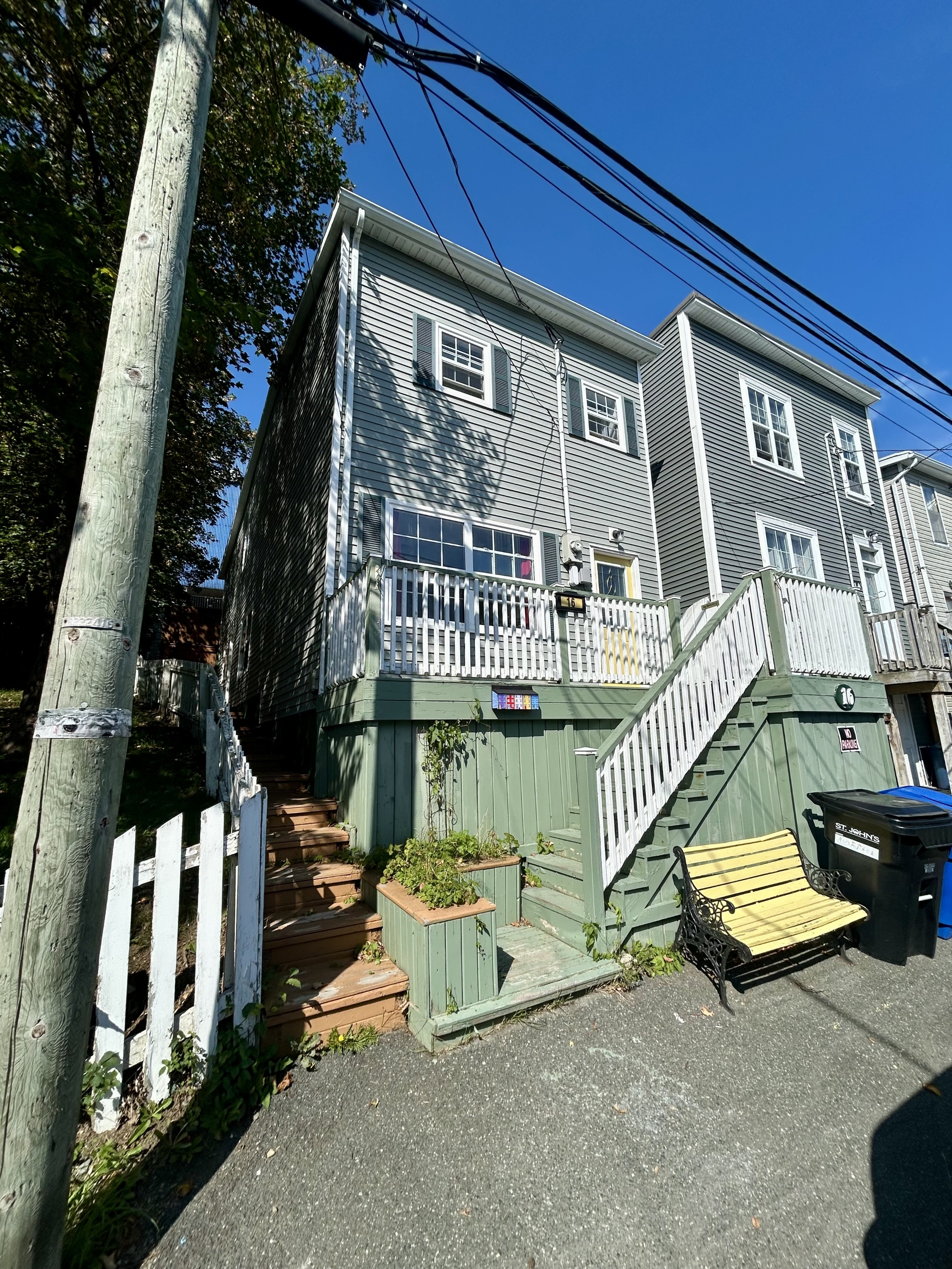 16 Macklin Place